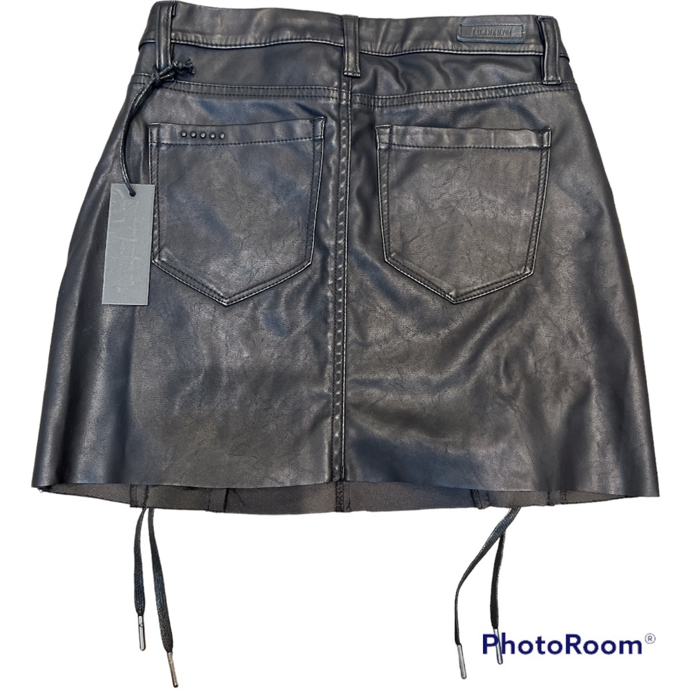 Blank NYC vegan leather laced mini skirt women’s 24 black NEW - Picture 3 of 4